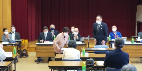 評議員会を開催しました。