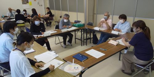 民生委員・児童委員と、介護支援専門員、相談支援専門員との交流会を開催しています。
